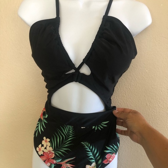 CUPSHE Plunge Neckline Cutout Criss Cross High waist One Piece Swimsuit Size XL - Picture 4 of 11